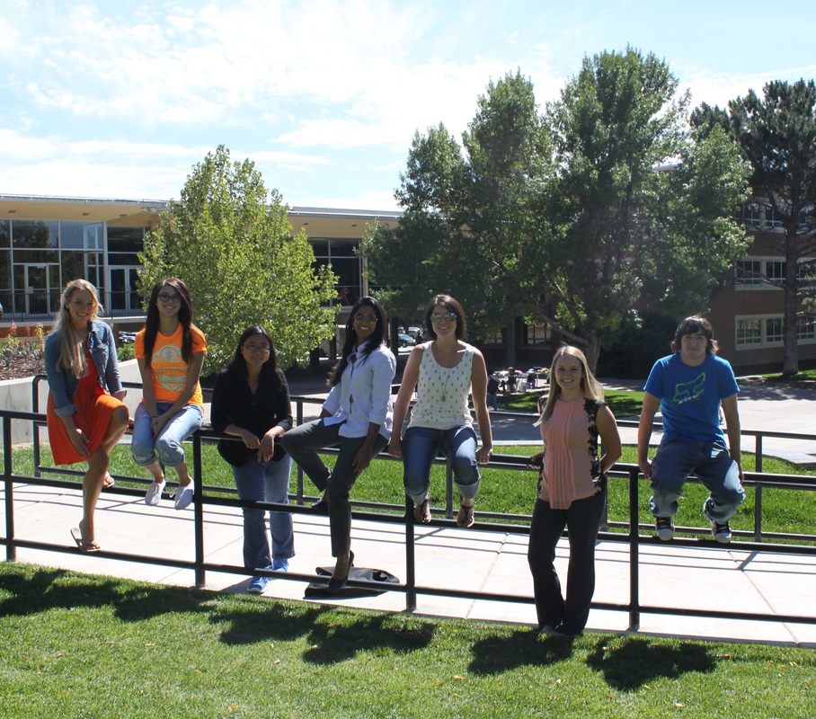 Picture of the lab outside on Idaho State University's campus. From left: Dani, Ashley, Dr. Xu, Jabeene, Sam, Emily, Travis